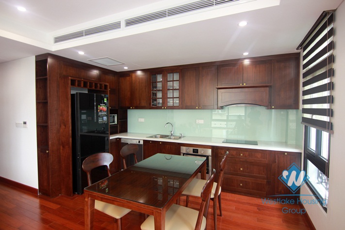 High floor apartment for rent in Au Co, Tay Ho, Ha Noi
